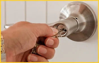 Exclusive Locksmith Service Kansas City, MO 816-826-3113 - 16-emergency-unlock